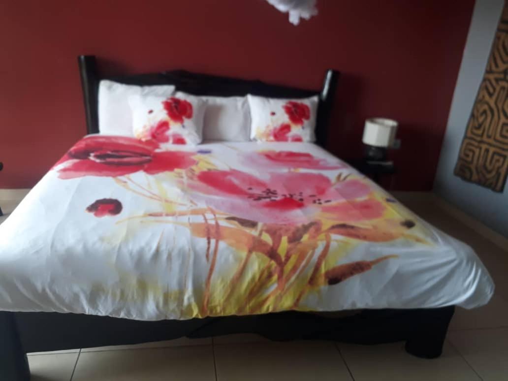 Hakuna Matata Lodge 吉塞尼 外观 照片